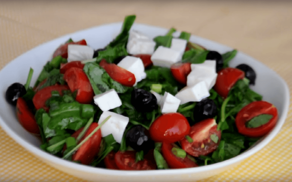 Roka salatası Tarifi: Rucola-Salat - Rezept auf deutsch