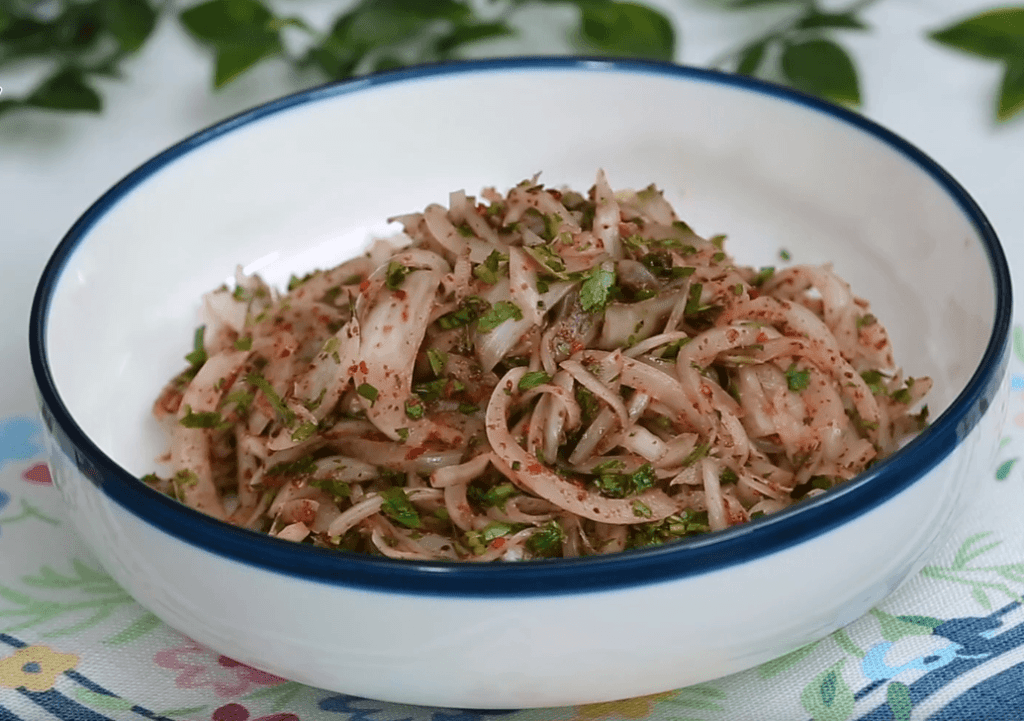 Soğan salatası Tarifi: Zwiebelsalat - Rezept auf deutsch