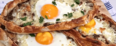 Yumurtalı Pide – Rezept für Pide mit Ei